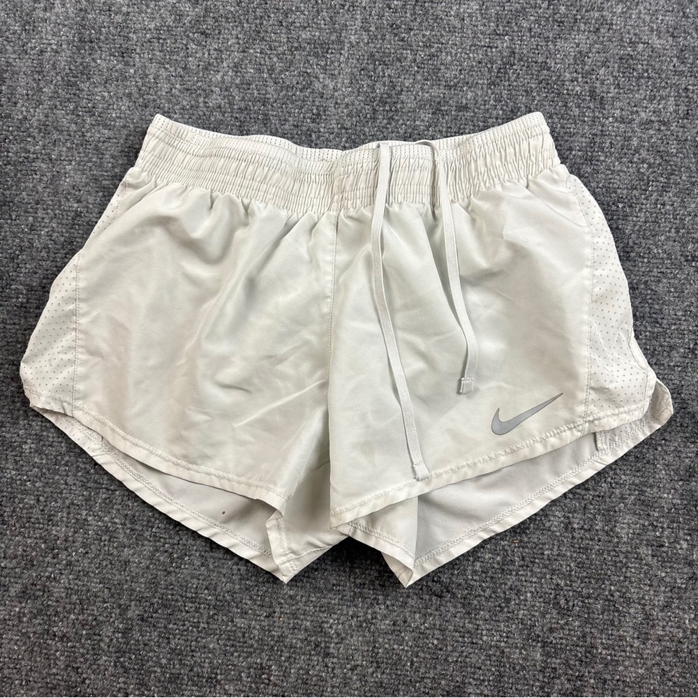 NIKE Women’s Dri-Fit White Lined Running Athletic Shorts size: Small